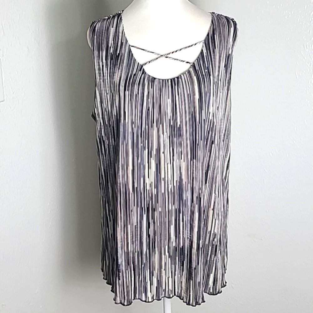 Avenue Sleeveless Top, Criss-Cross Neckline in Soft Tiny Pleats, Size 18/20